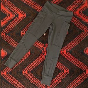 Lululemon Low Rise Pocket Leggings with cuff sz 6